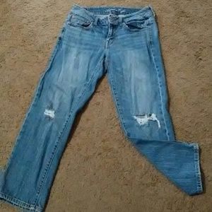 AMERICAN EAGLE OUTFITTERS CAPRI JEANS